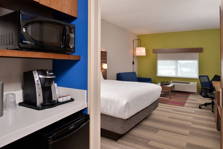 Room 54 of 79