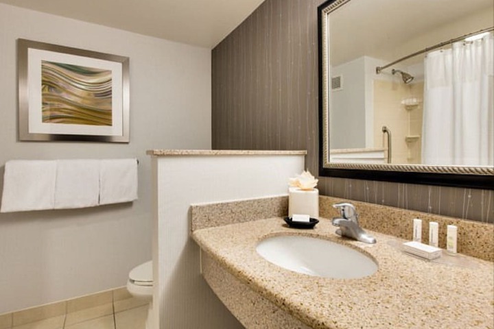 Room 12 of 25