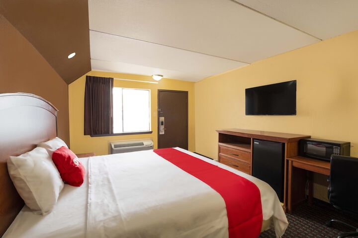 Room 27 of 43