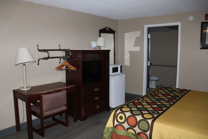 Room 16 of 25