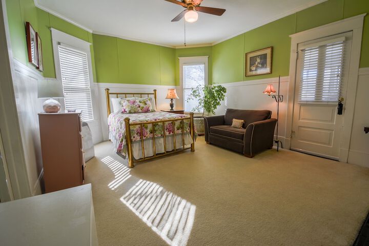Room 22 of 35
