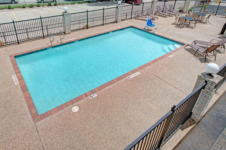 Pool 6 of 32