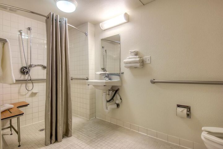 Room 32 of 50