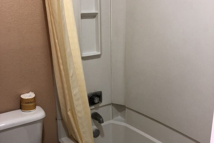 Room 27 of 29