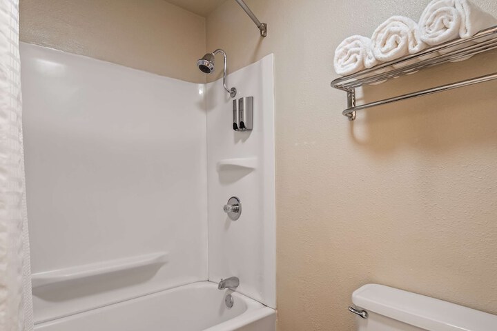 Room 9 of 14