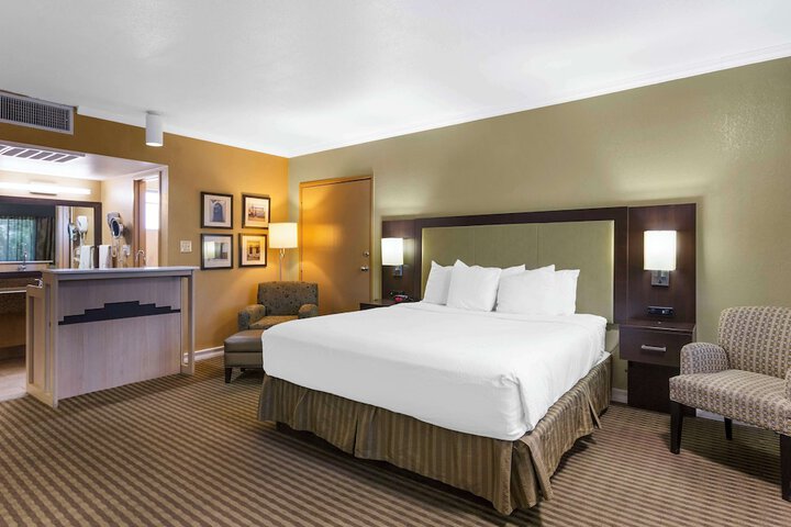 Room 26 of 31