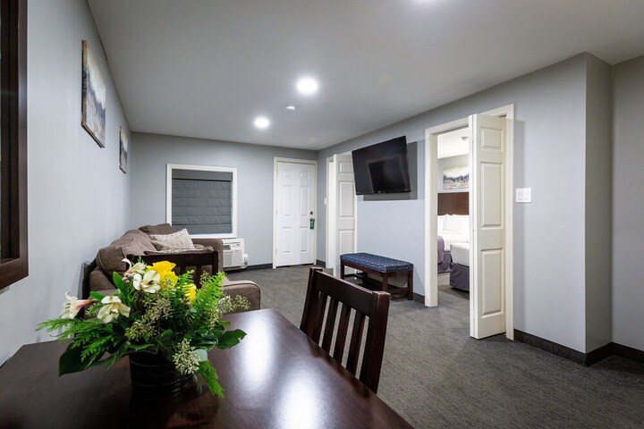 Mt Madison Inn & Suites