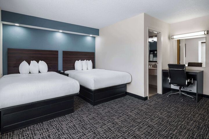 Room 14 of 36