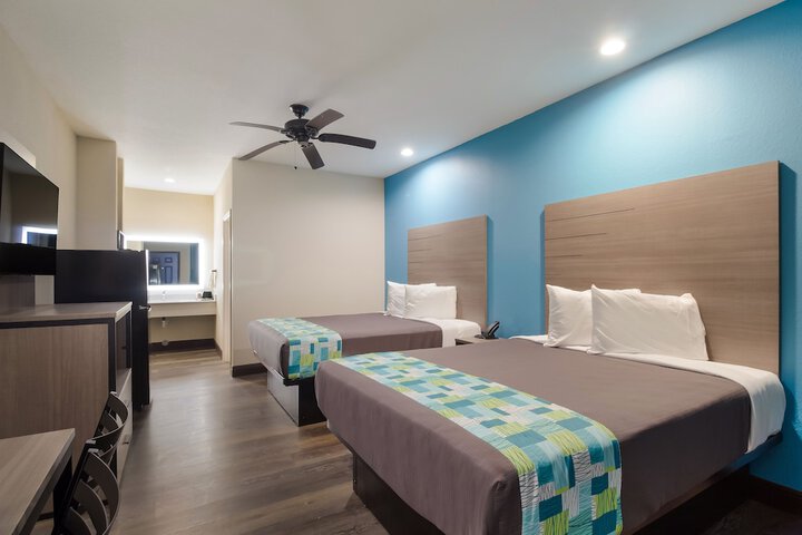 Room 7 of 19