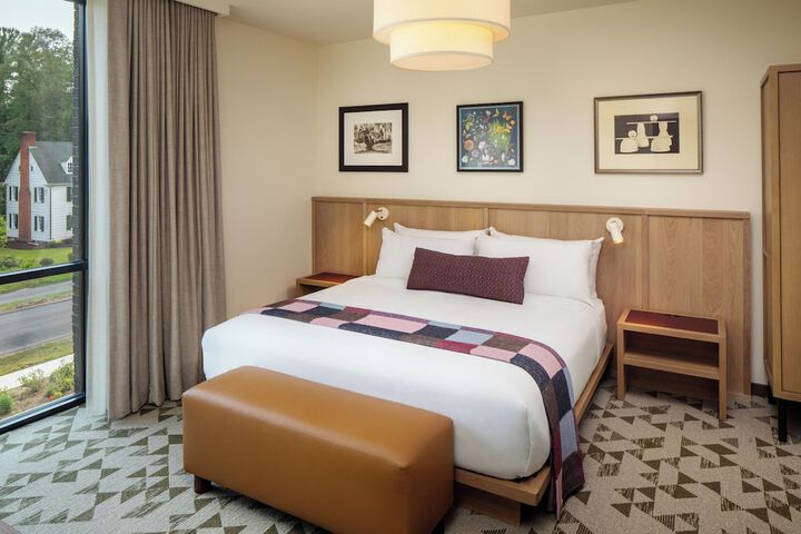 Room 18 of 28