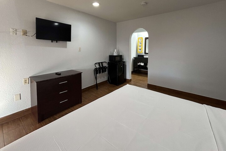 Room 14 of 30