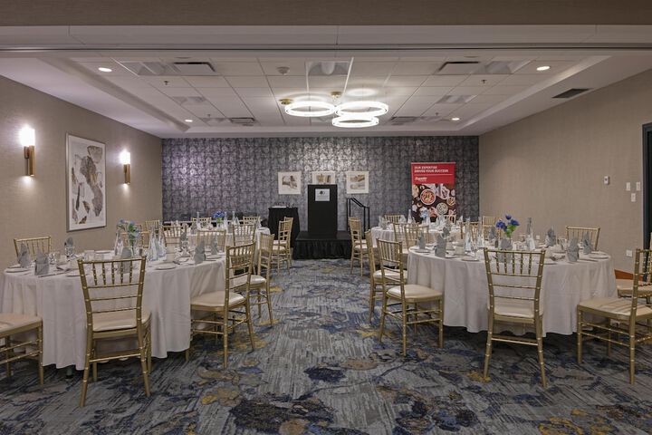DoubleTree by Hilton Hotel West Edmonton
