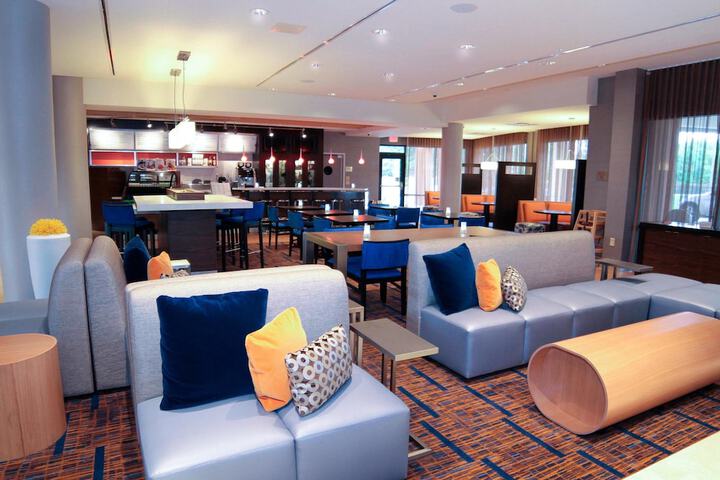 Courtyard by Marriott Jackson Airport / Pearl