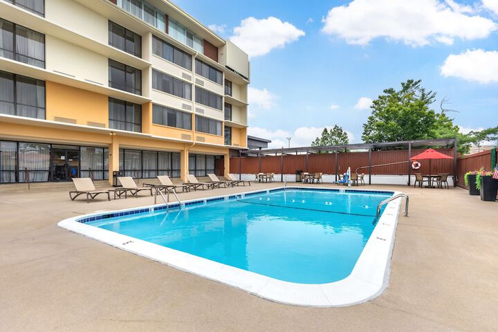 Pool 4 of 40
