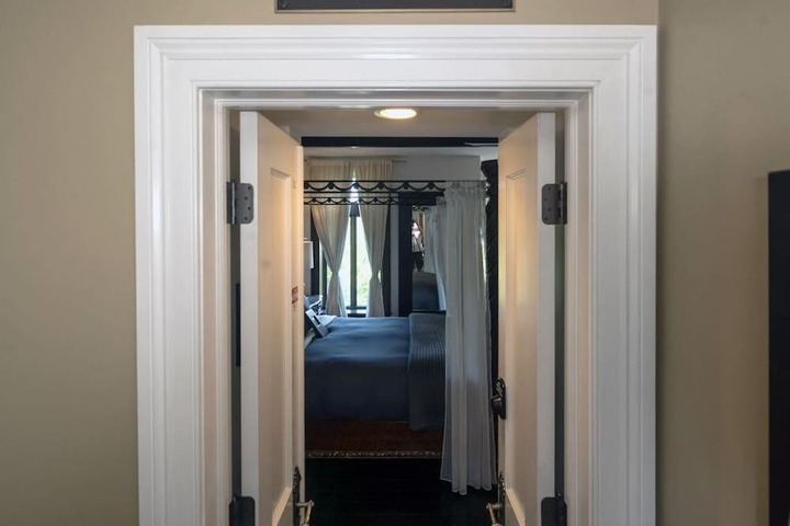 Room 13 of 119