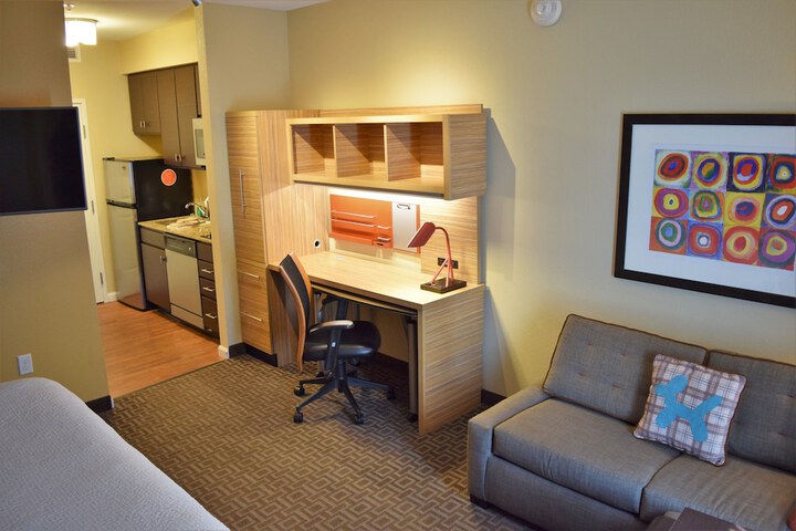 Room 25 of 34