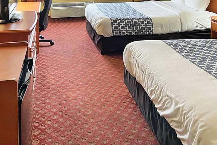Room 9 of 25
