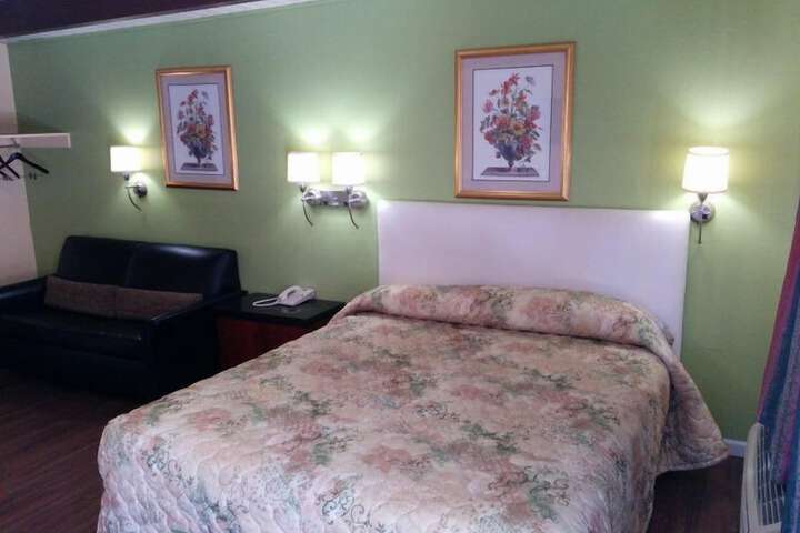 Room 54 of 77