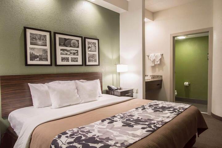 Room 28 of 51