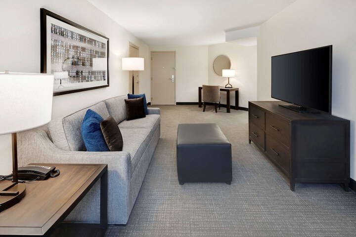 Embassy Suites by Hilton Detroit Troy Auburn Hills