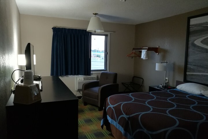 Super 8 by Wyndham Keokuk