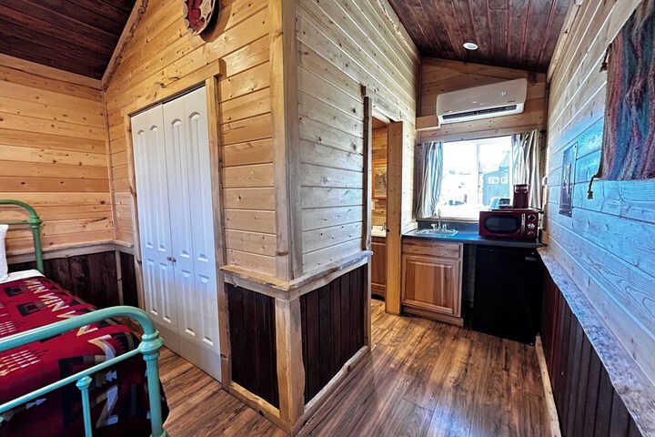 The Rim Rock Inn