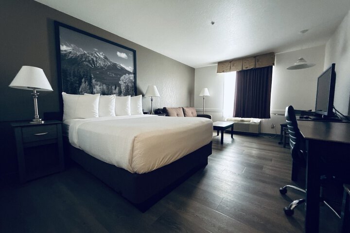 Super 8 by Wyndham Dawson Creek