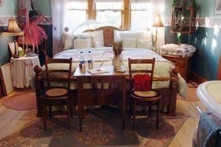 Room 9 of 39