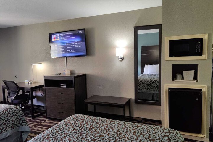 Room 7 of 17