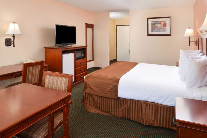 Room 8 of 19
