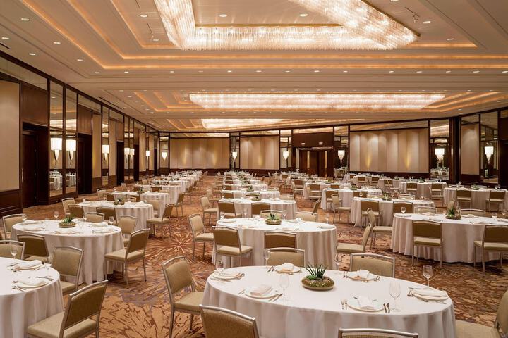 Ballroom/Hall 62 of 72