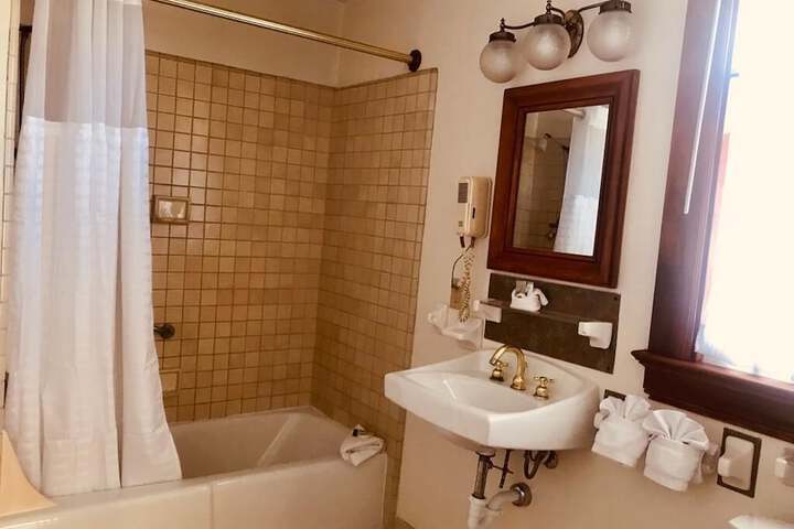 Pacific Grove Inn