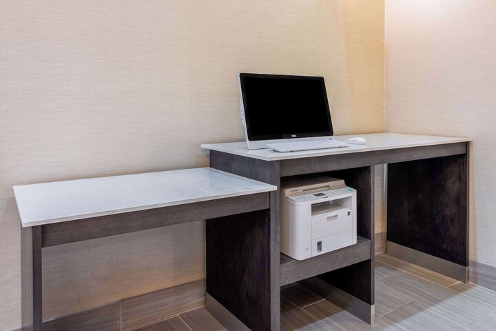 Business Center 31 of 31