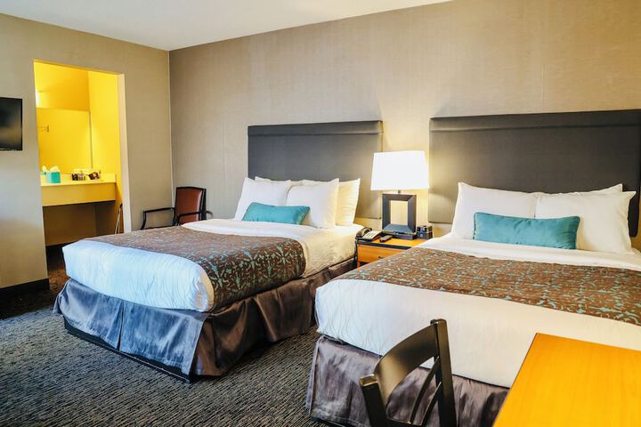 Room 32 of 48
