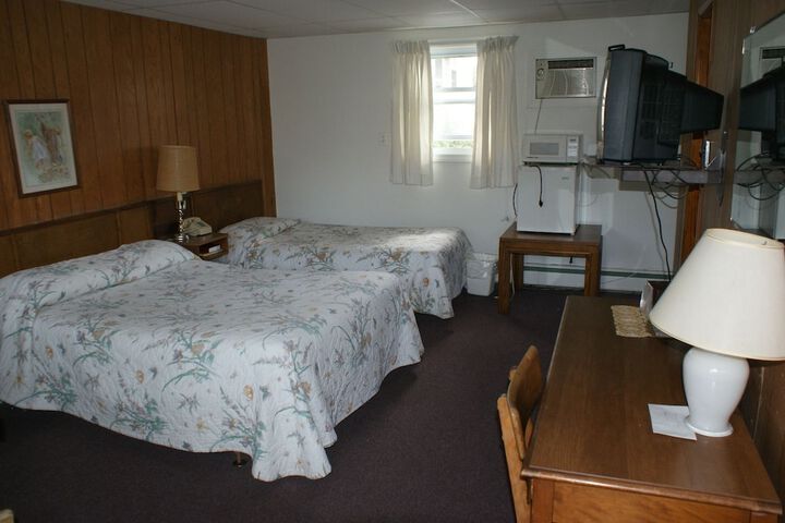 Room 28 of 83