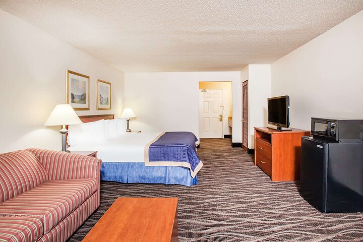 Room 15 of 19