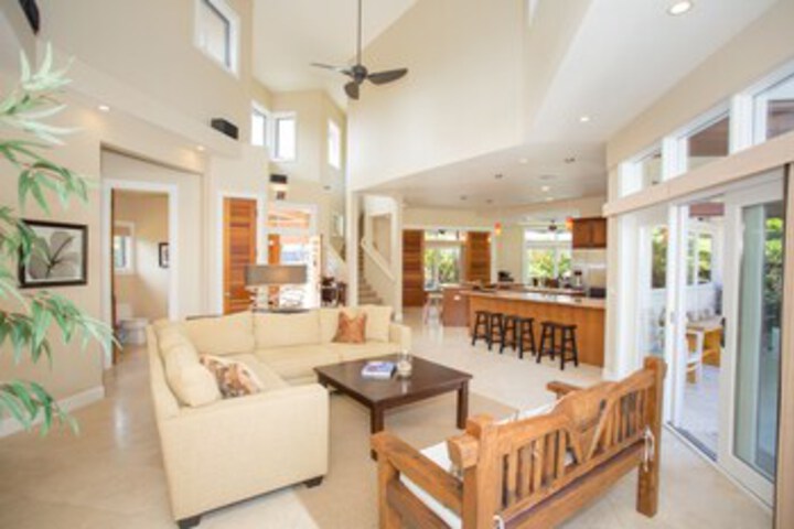 Pineapple Hale - Four Bedroom Home