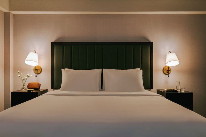 Room 14 of 48