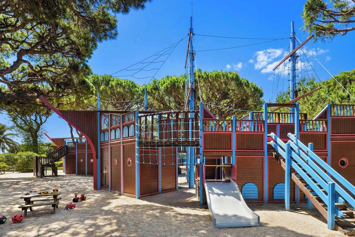 Pine Cliffs Ocean Suites a Luxury Collection Resort & Spa