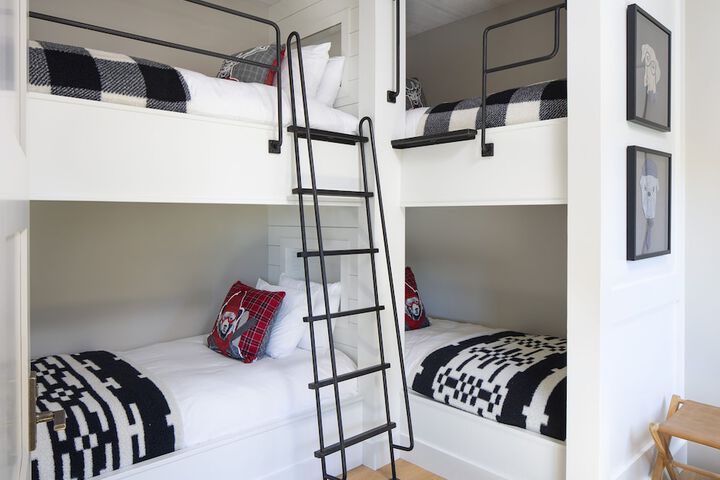 Room 15 of 32