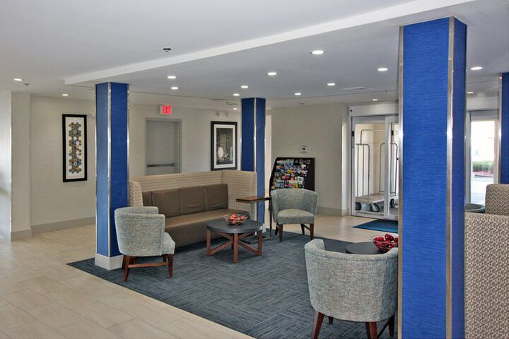 Hotel 5 of 69
