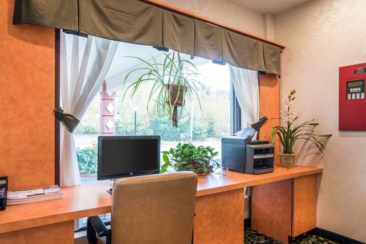 Business Center 24 of 24