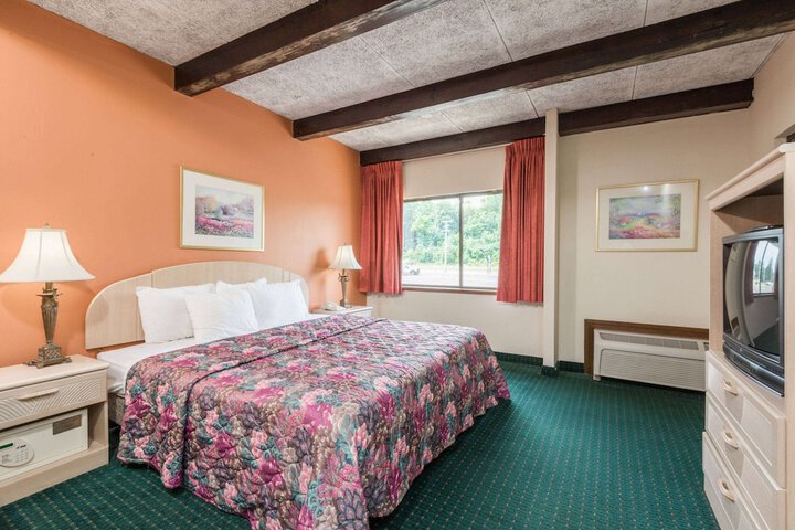 Room 12 of 15