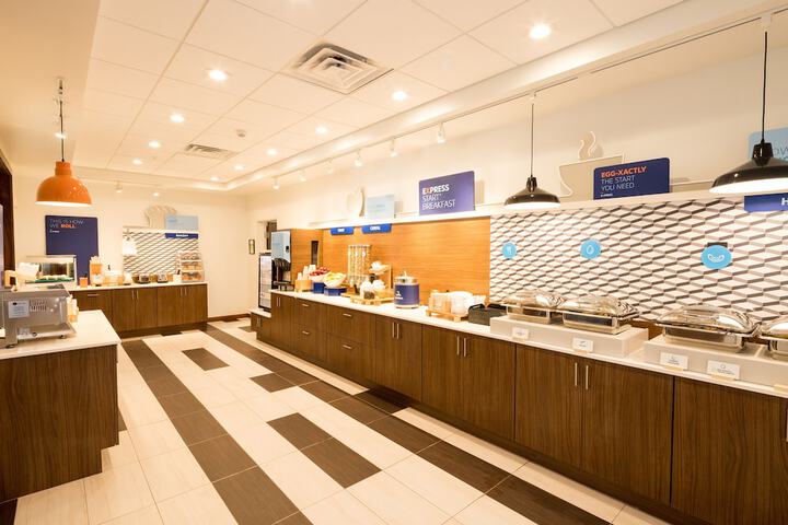 Holiday Inn Express Hotel & Suites Bay City by IHG