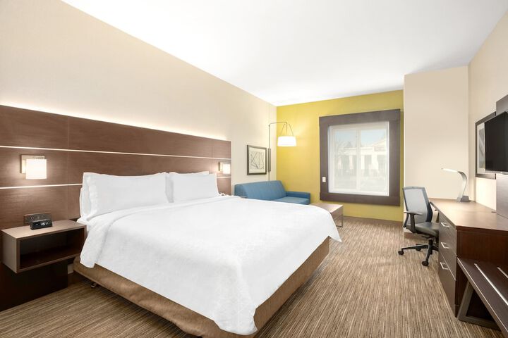 Room 16 of 39