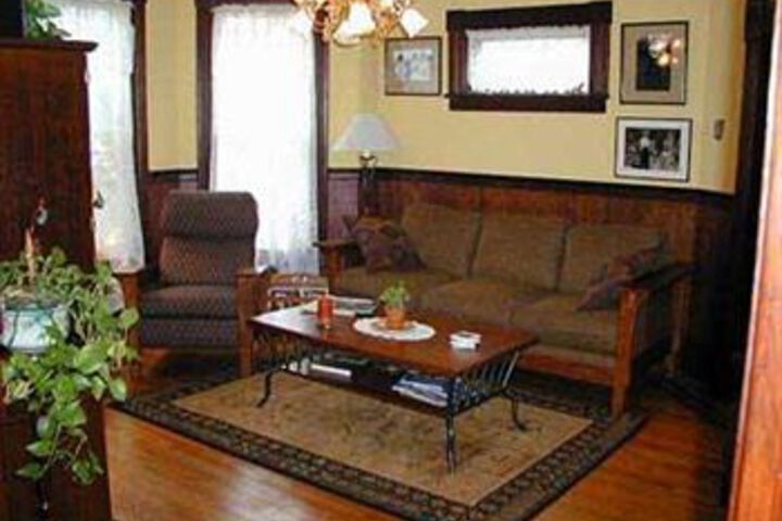 Albert Shafsky House Bed and Breakfast