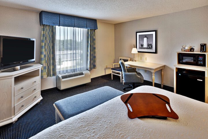 Room 32 of 42
