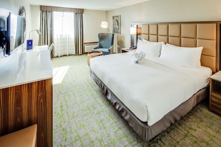 DoubleTree by Hilton Huntington