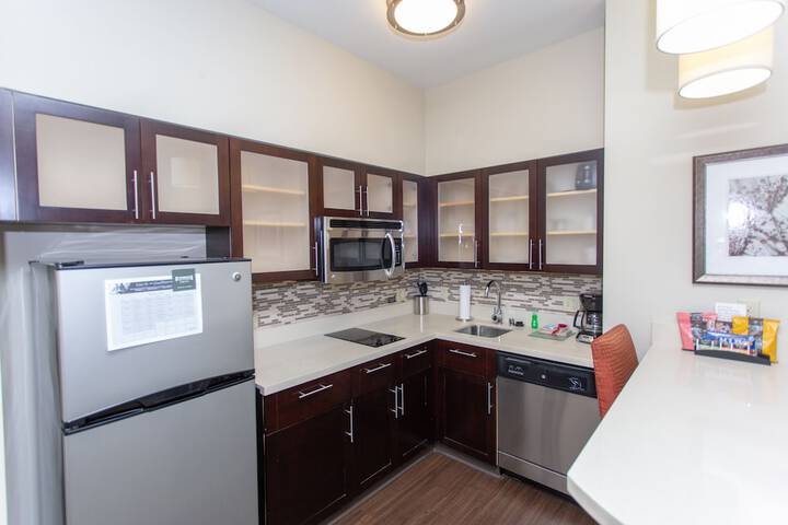 Staybridge Suites Bowling Green by IHG