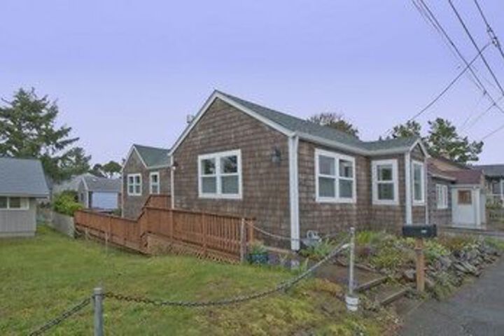 Butterfly 2 Br Home by RedAwning